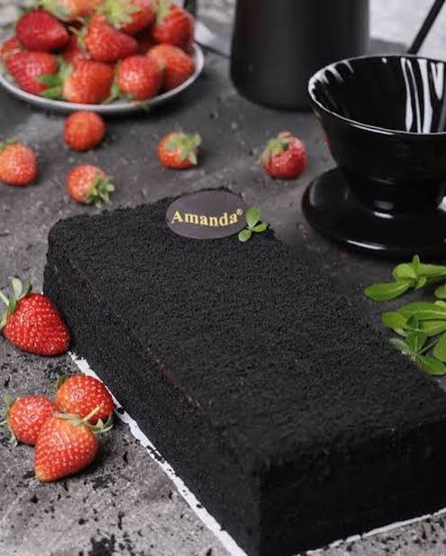 Amanda Black Crumble